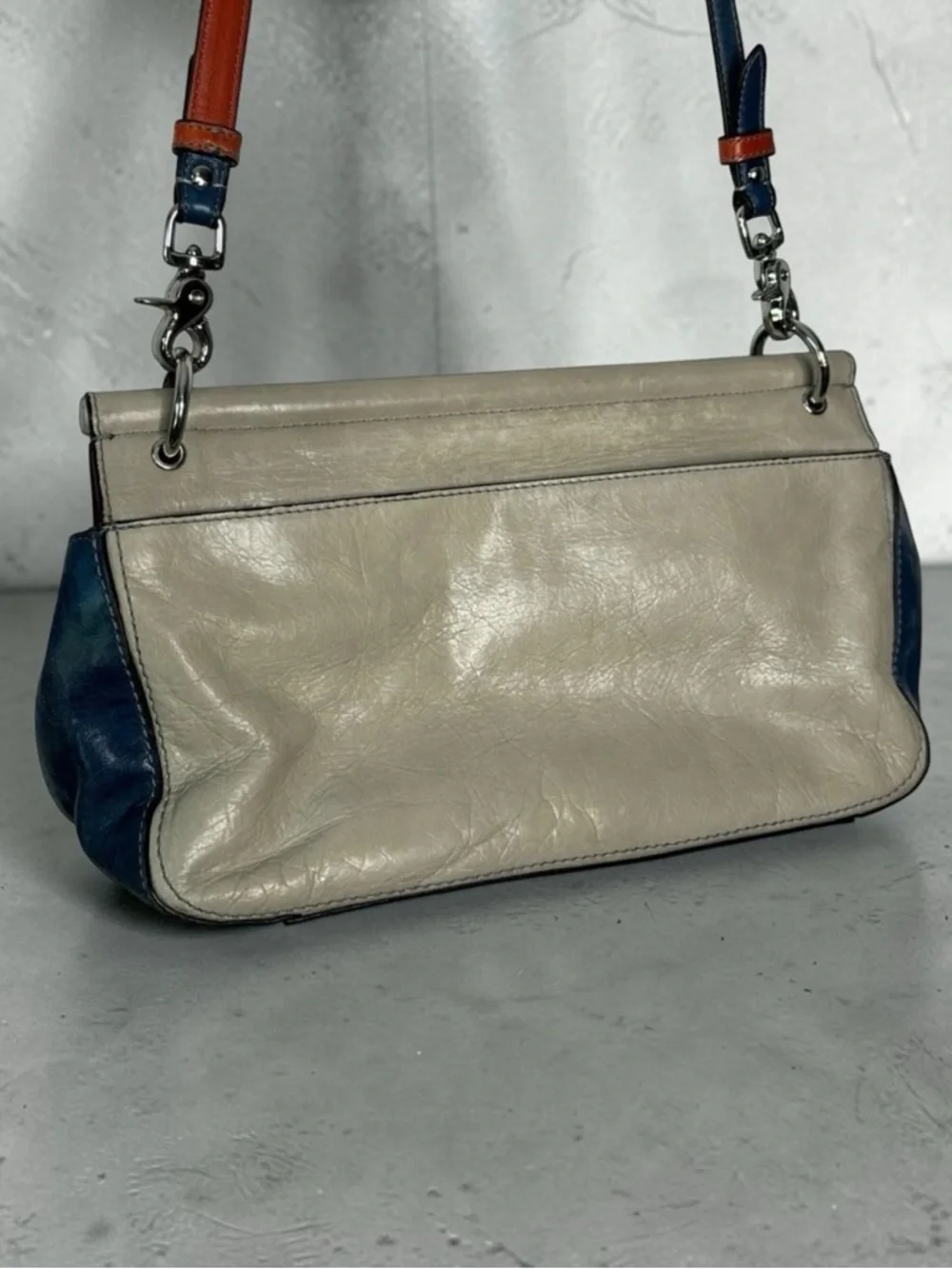 Coach Vintage Y2K City Willis 2
Way Colorblock Leather Turn
Lock Crossbody Bag - Picture 7 of 13